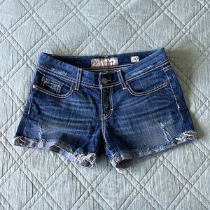 BKE denim shorts size 28 low rise